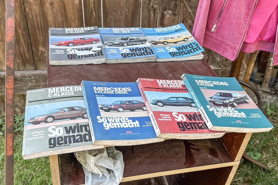 7 alte Bücher \Mercedes\